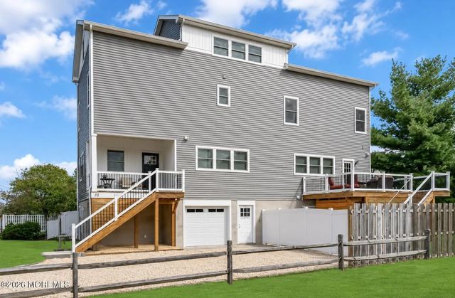 46 Hudson Avenue, Middletown