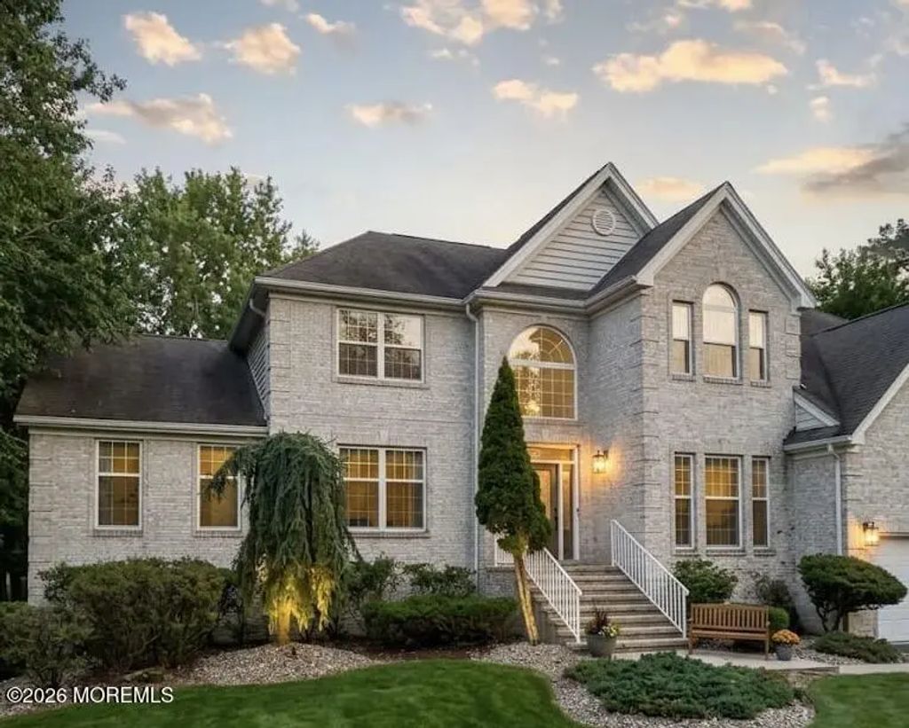 2 Amanda Court, Manalapan