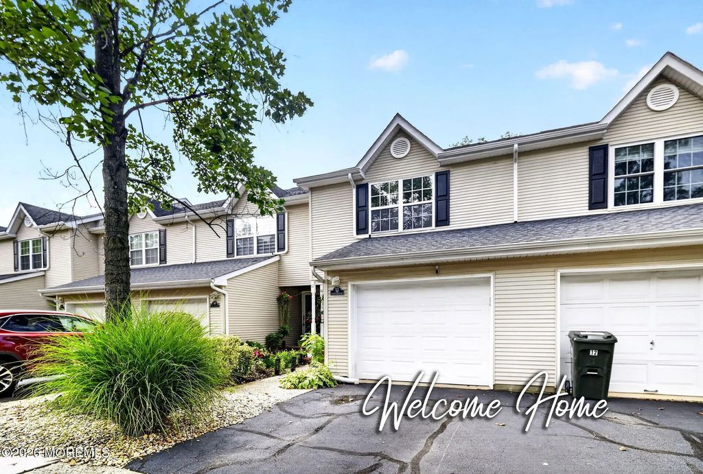 11 Lucia Court, Matawan
