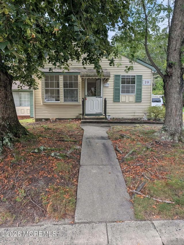 19b Spring Street 50, Whiting