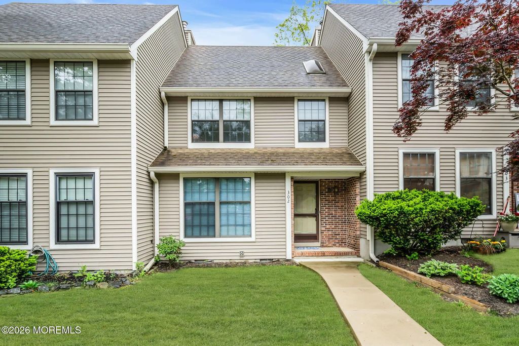 302 Bent Trail 1261, Toms River