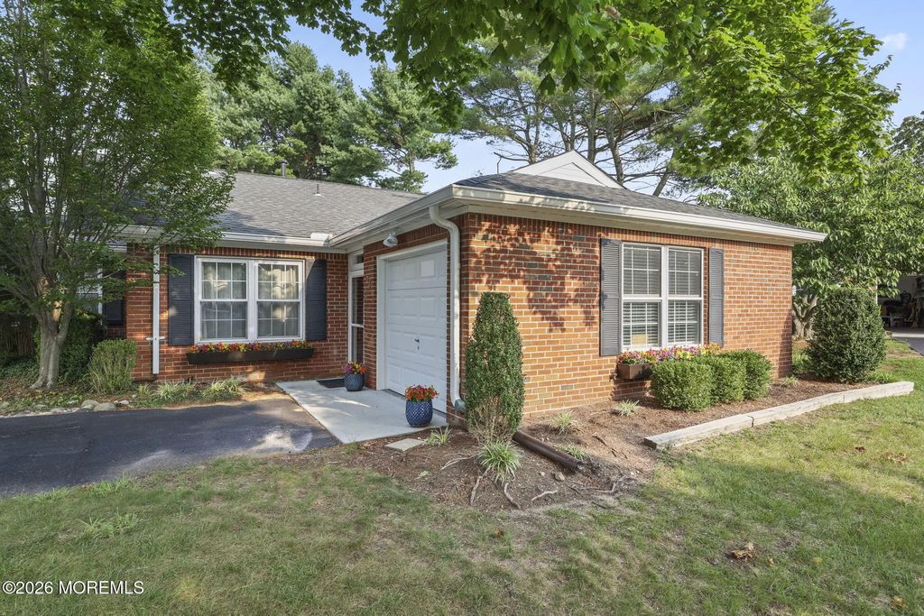 24 Magnolia Drive, Spring Lake