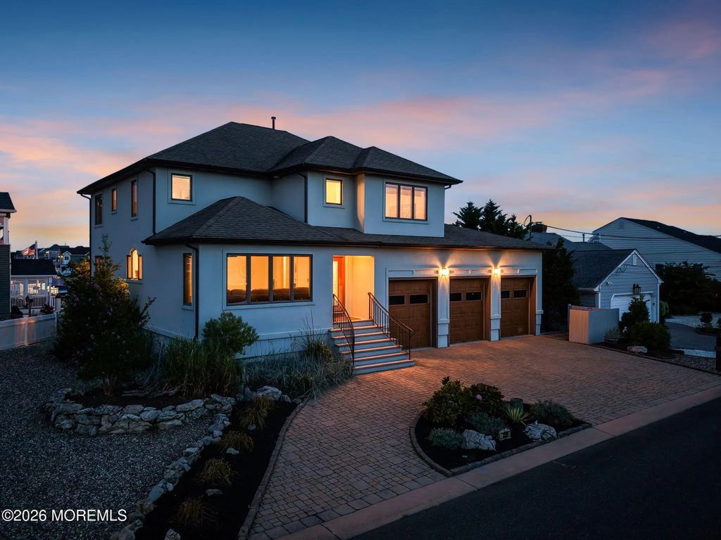 339 Bay Lane, Mantoloking