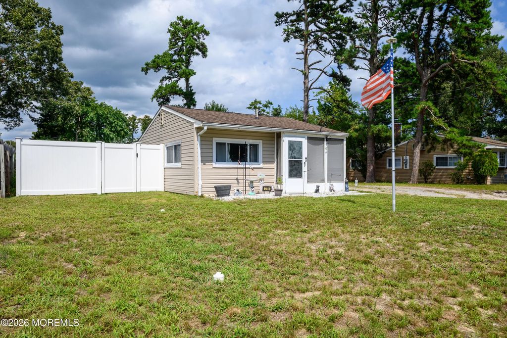 706 Tampa Road, Forked River