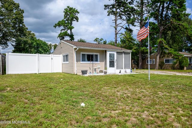 706 Tampa Road, Forked River