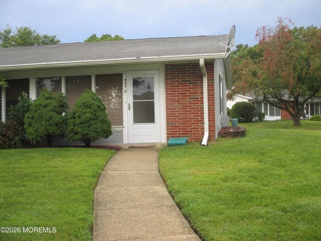 433d Picardy Court, Lakewood