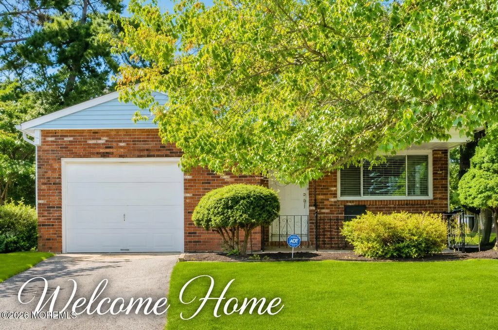 3 Preston Court, Toms River