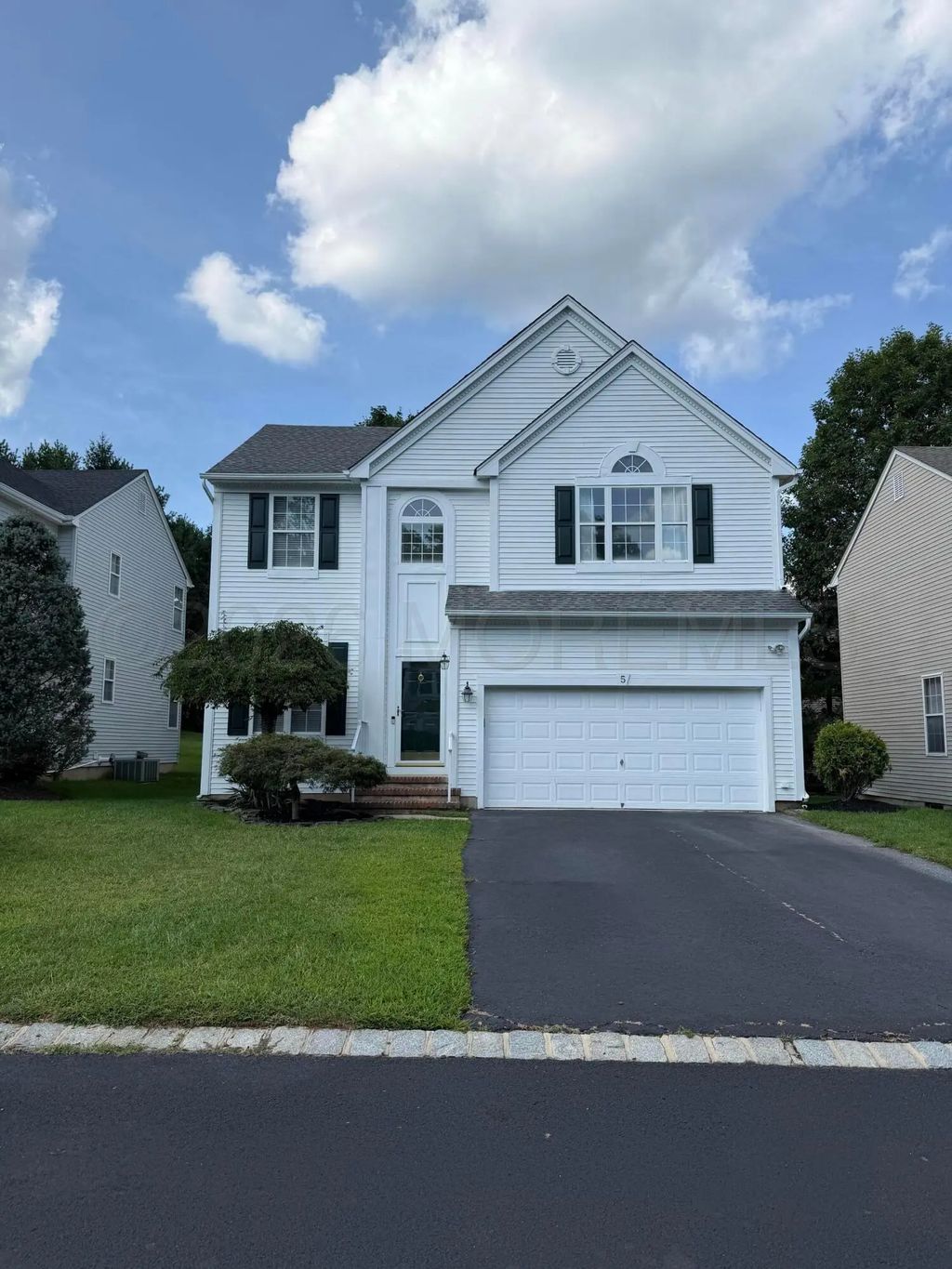 5 Exeter Pass, Colts Neck