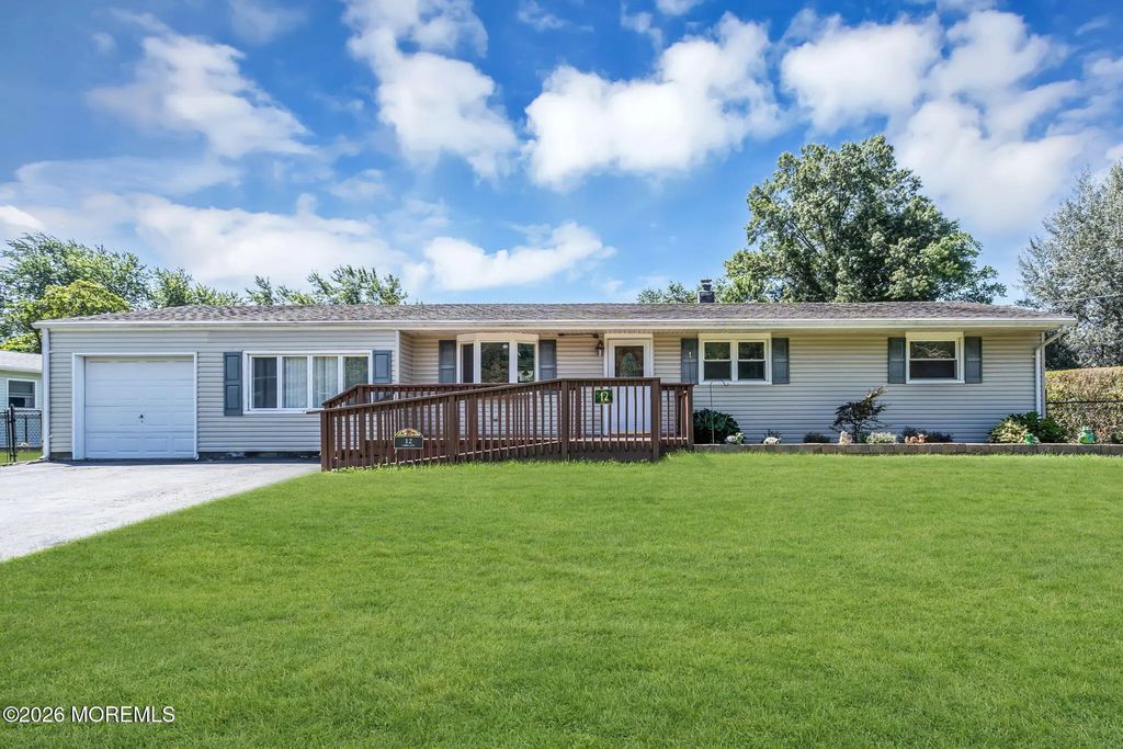 12 Carol Lane, Howell