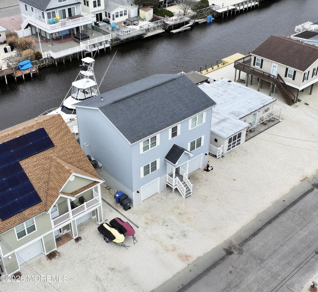 48 Albert Drive, Manahawkin