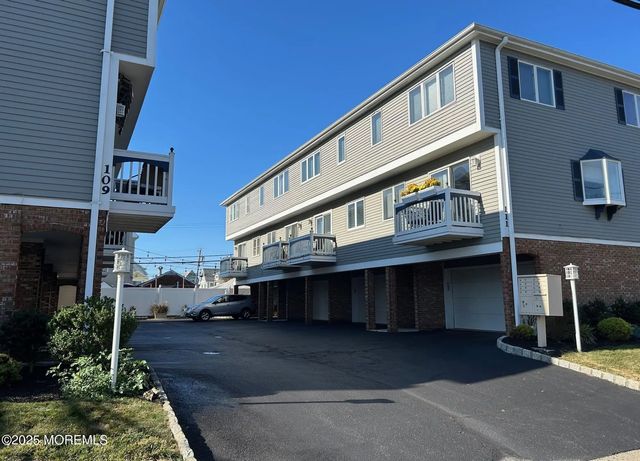 109 Cliff Avenue #4d, Bradley Beach