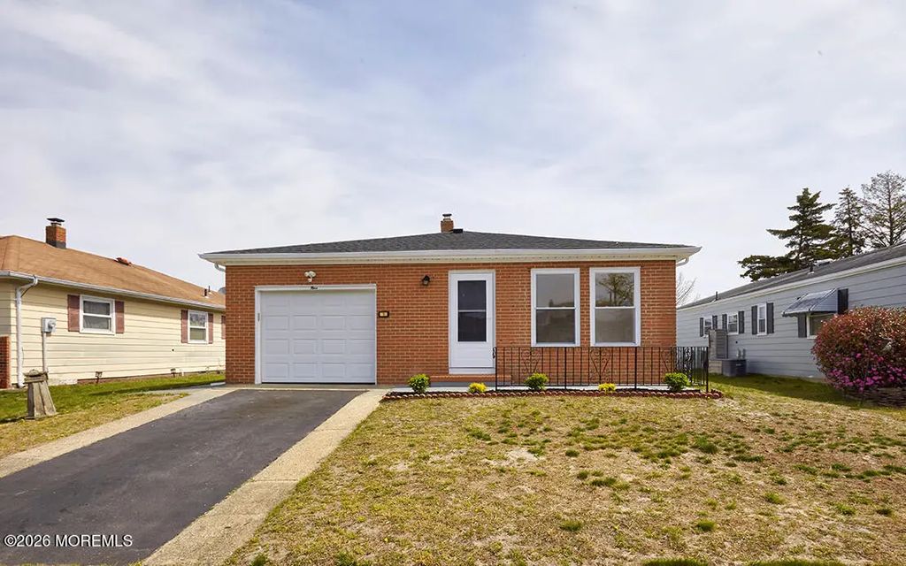 9 Mirador Court, Toms River