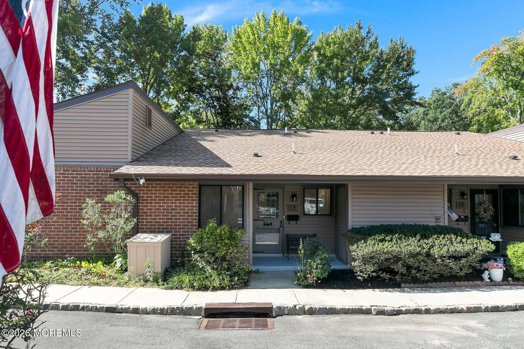 12 Farmingdale Court, Red Bank