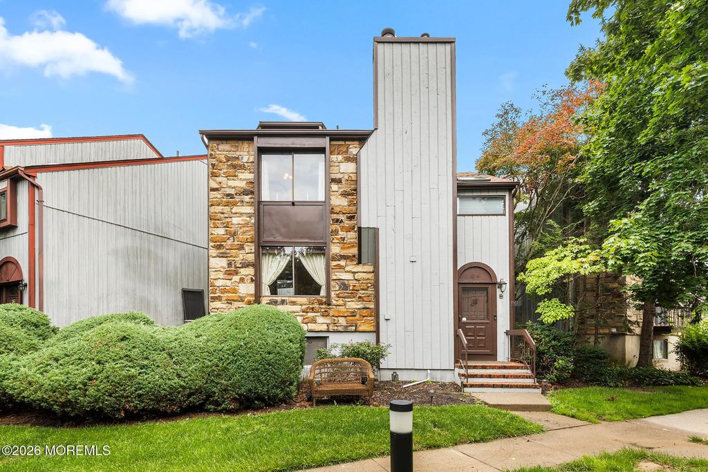 84 Diamond Lane, Old Bridge
