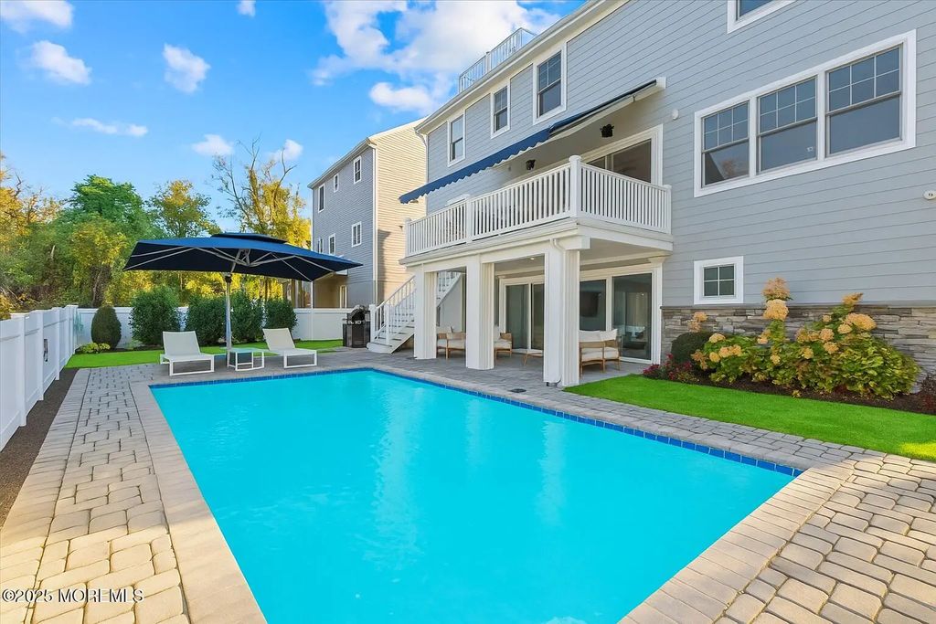 382 Western Avenue, Bay Head