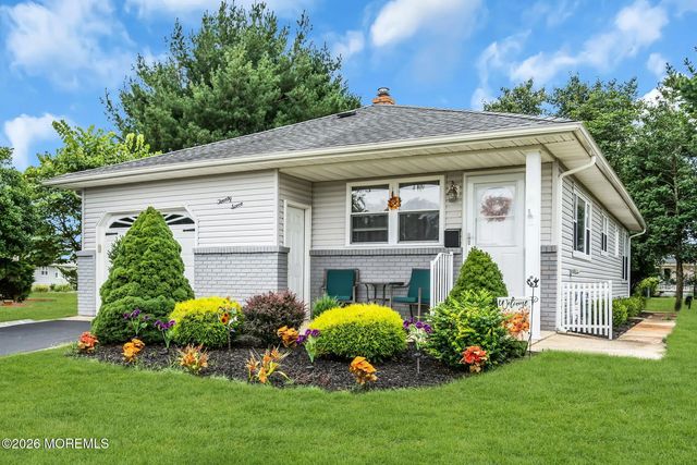 27 Bolans Court, Toms River