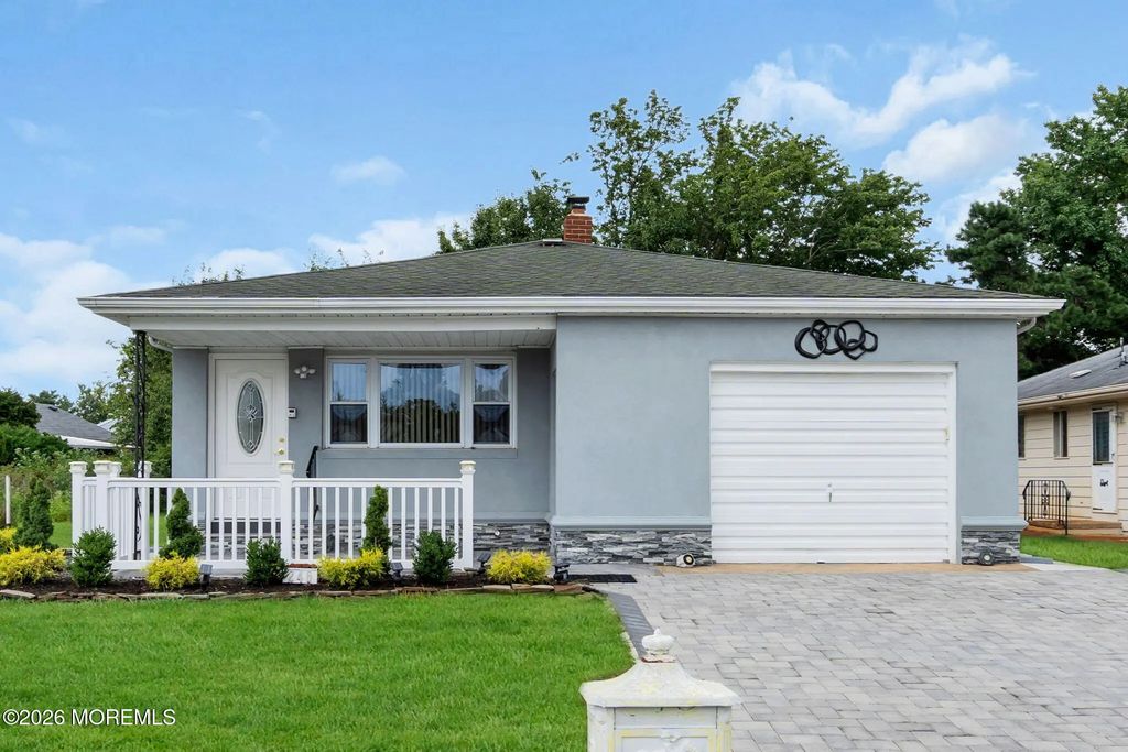 246 Charlotteville Drive N, Toms River