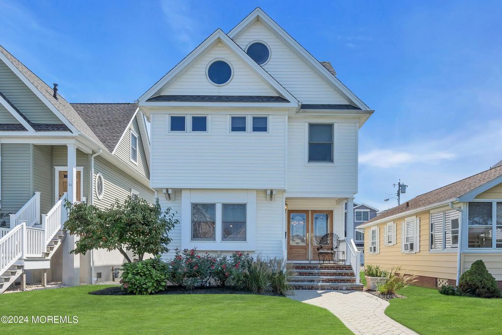 18 Meadow Avenue, Manasquan
