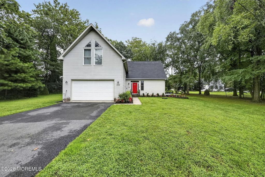 1012 Columbus Road, Burlington