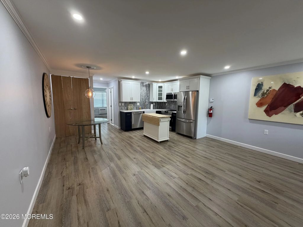 533e Dartmoor Court, Lakewood