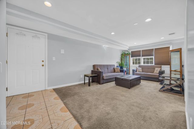 393 College Drive 393, Edison
