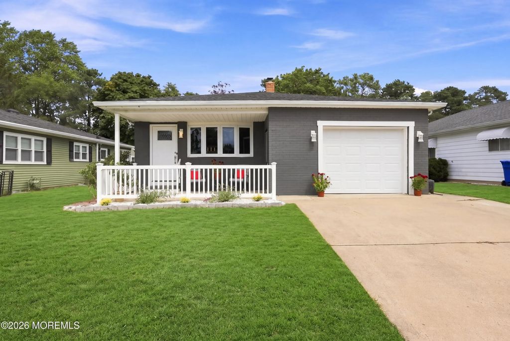 144 Biabou Drive, Toms River