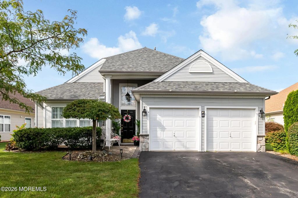 3 Gascony Circle, Manchester