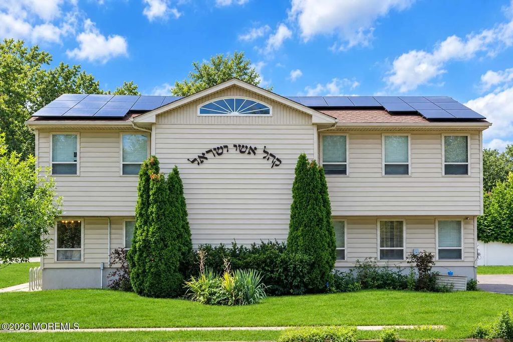 110 Miller Road, Lakewood