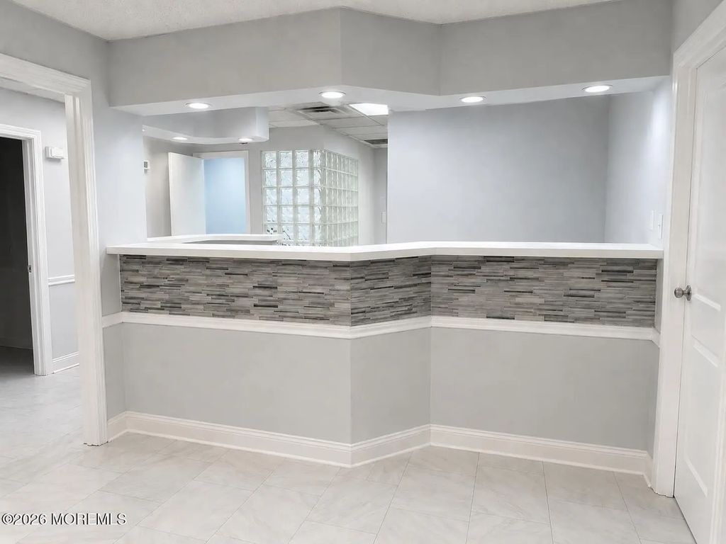 900 W Main Street, Freehold