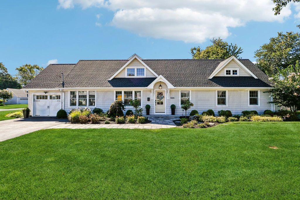 1105 Glendale Parkway, Spring Lake