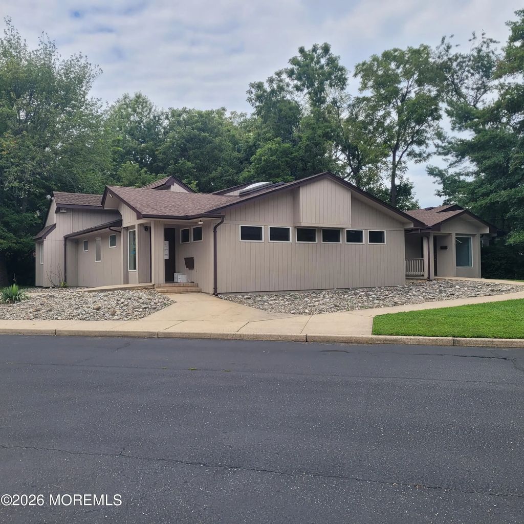 1560 State Route 138 2, Wall