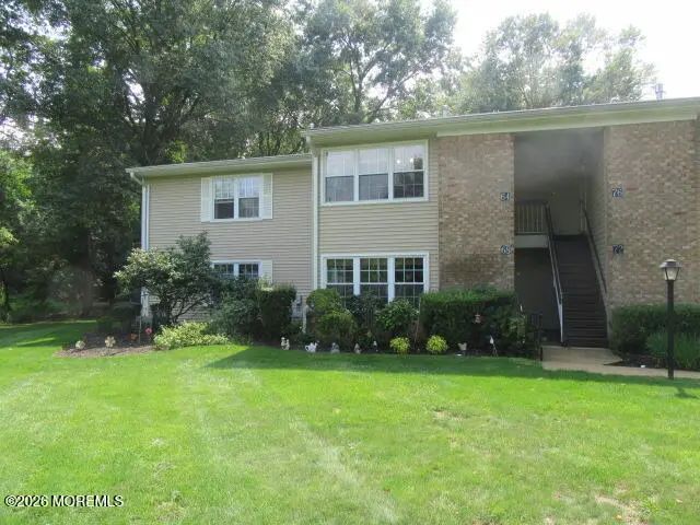 64 Arrowwood Court, Red Bank