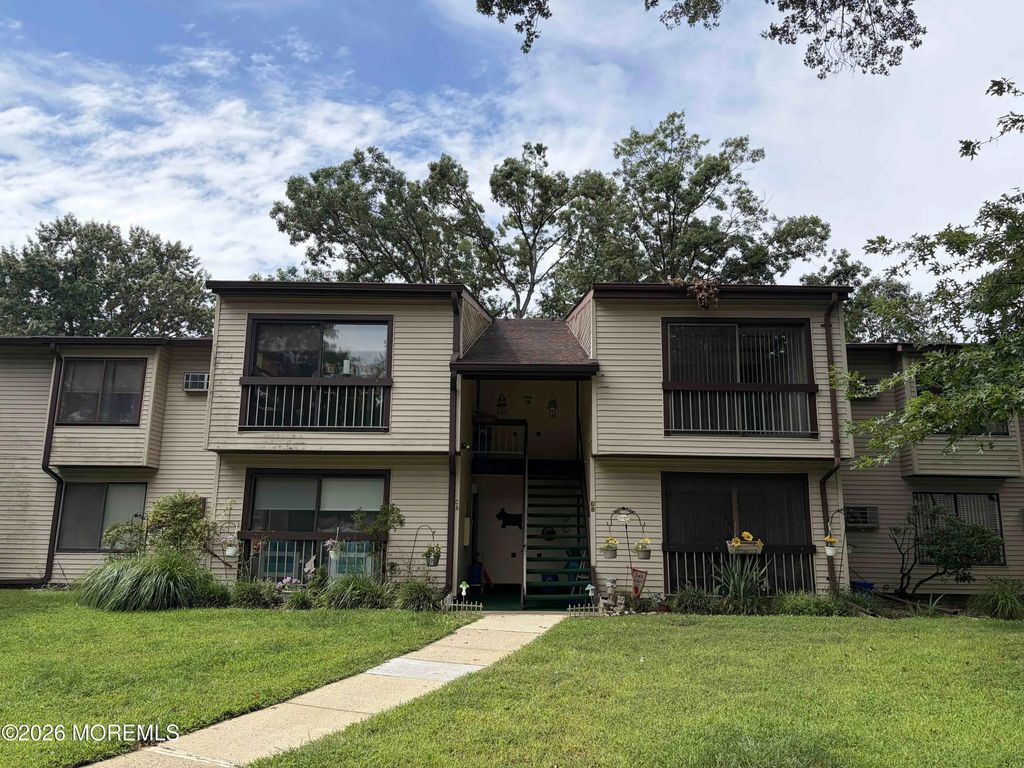 129 Amberly Drive D, Manalapan