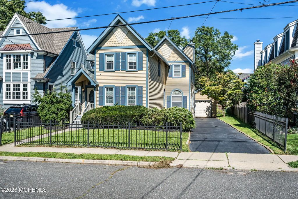 29 1st Street, Rumson