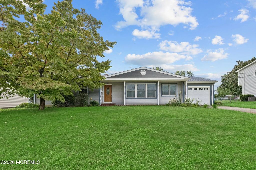 27 Springhill Drive, Howell