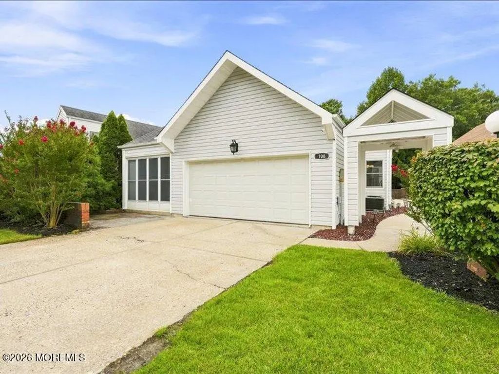 108 Longwood Drive, Manahawkin