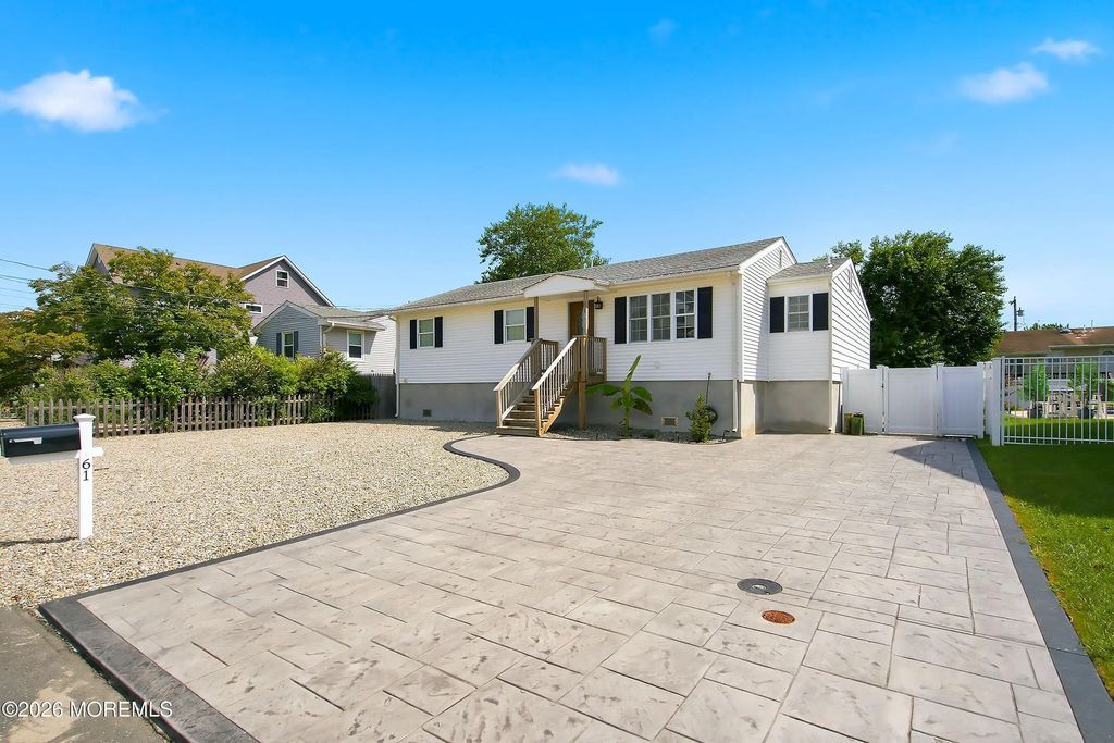 61 Sea Breeze Road, Toms River