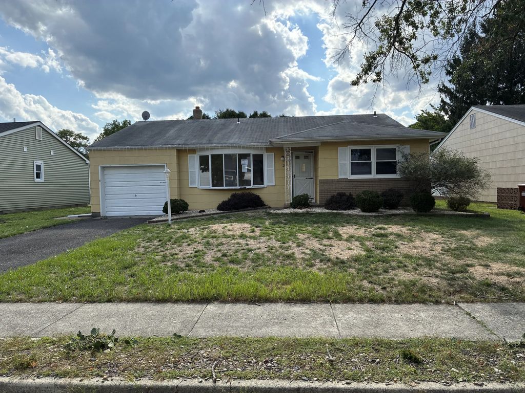 3 Miles Pond Road, Toms River