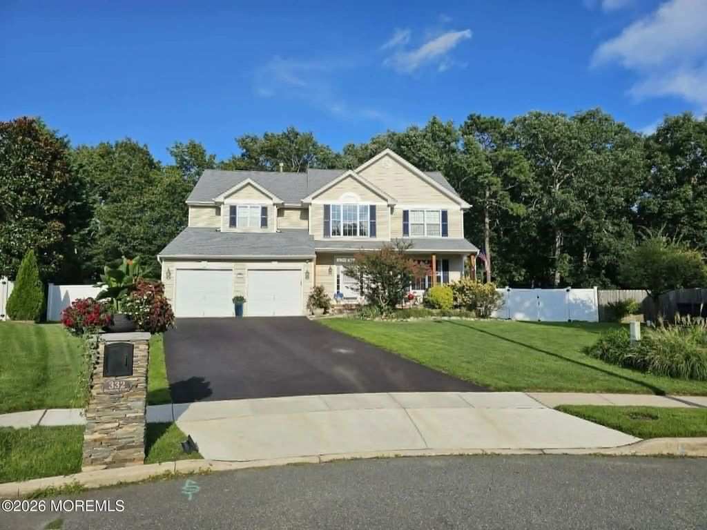 332 Bayberry, West Creek