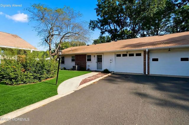 831b Inverness Court, Lakewood