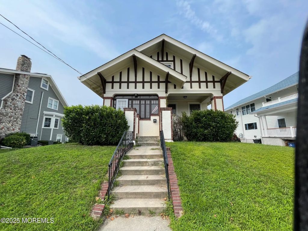 205 Euclid Avenue, Loch Arbour Village