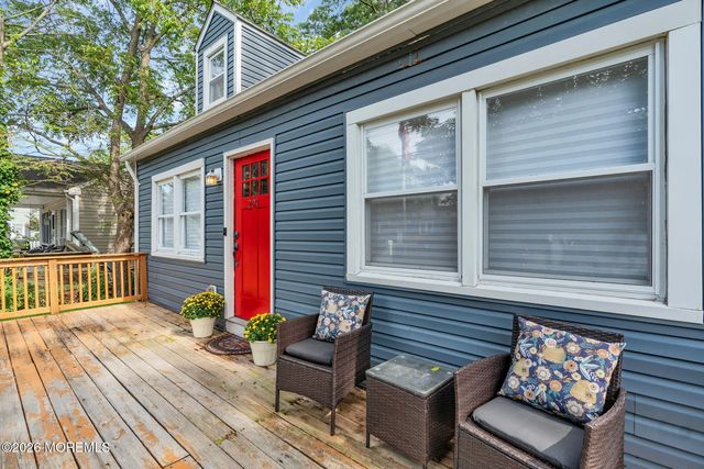 207 Pacific Avenue, Beachwood