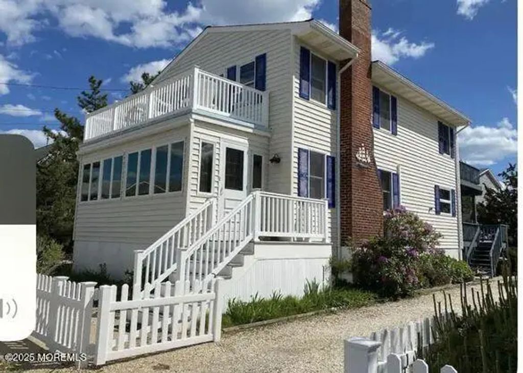 12 E Beardsley Avenue, Long Beach Twp