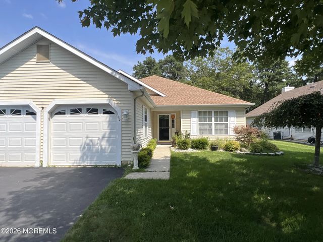 102 Clear Lake Road, Whiting
