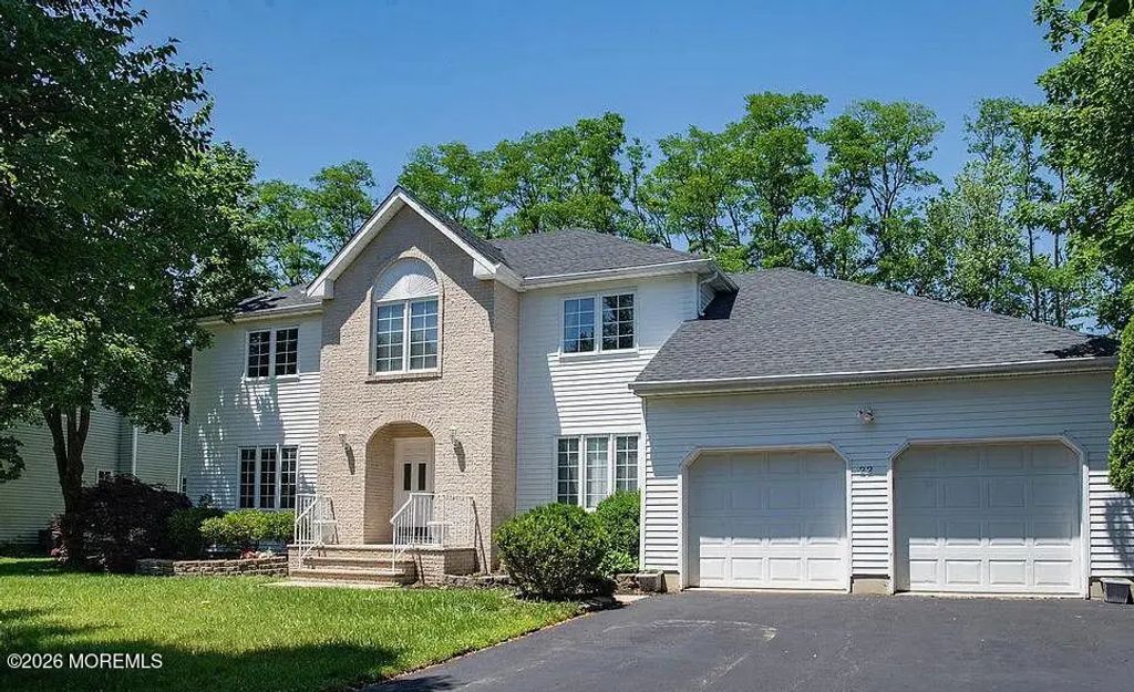 22 Lotus Court, Ocean Twp