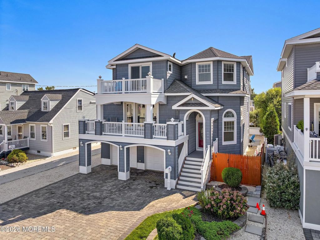226 N 13th Street, Surf City