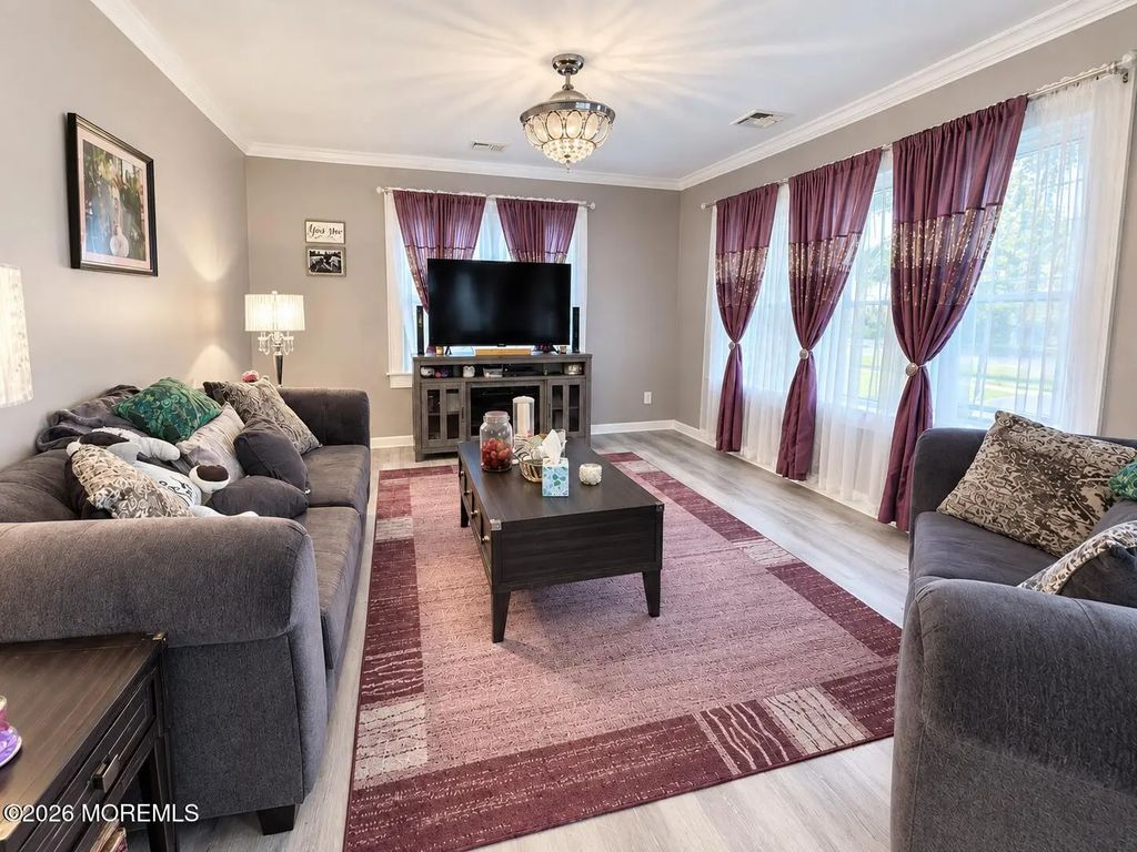 133 Stout Avenue, Middlesex