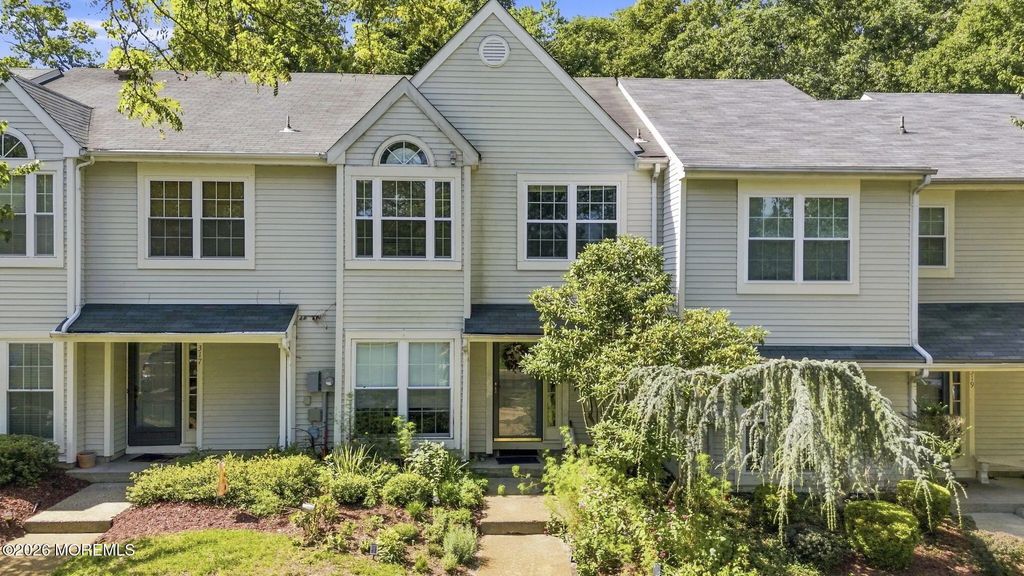 318 Balsam Court, Howell