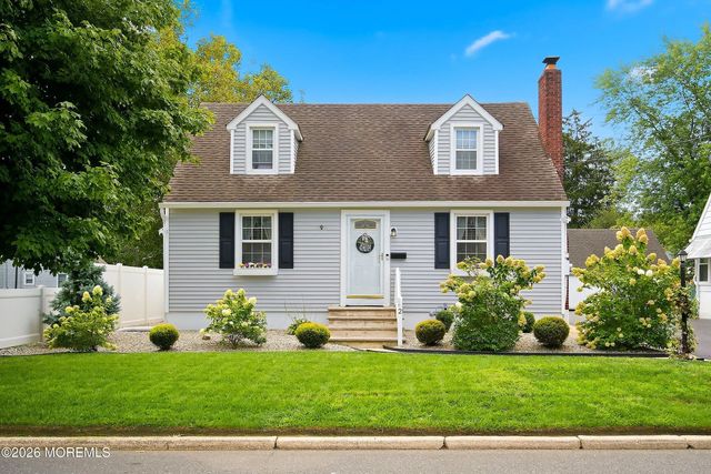 2 Helen Avenue, Freehold