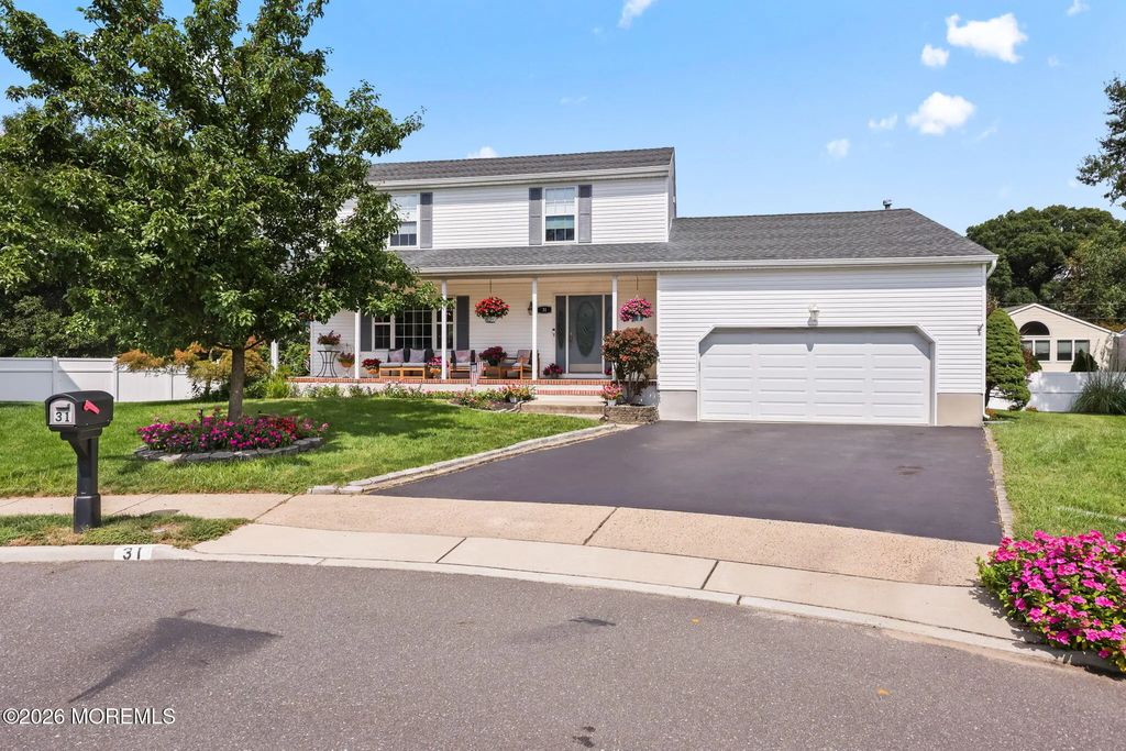 31 Kentucky Drive, Hazlet
